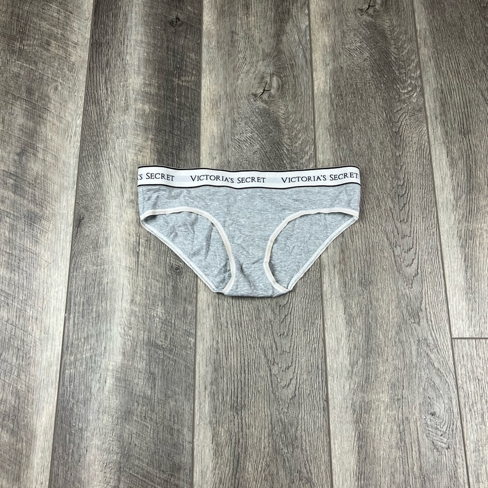 VS Grey Hiphugger Underwear‎